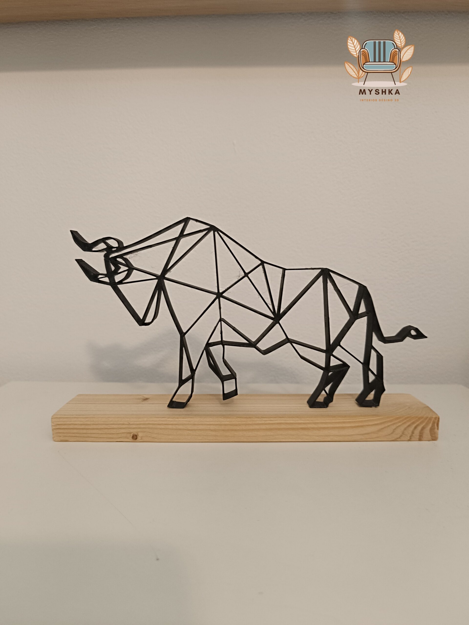 Toro geométrico en base de madera - 2